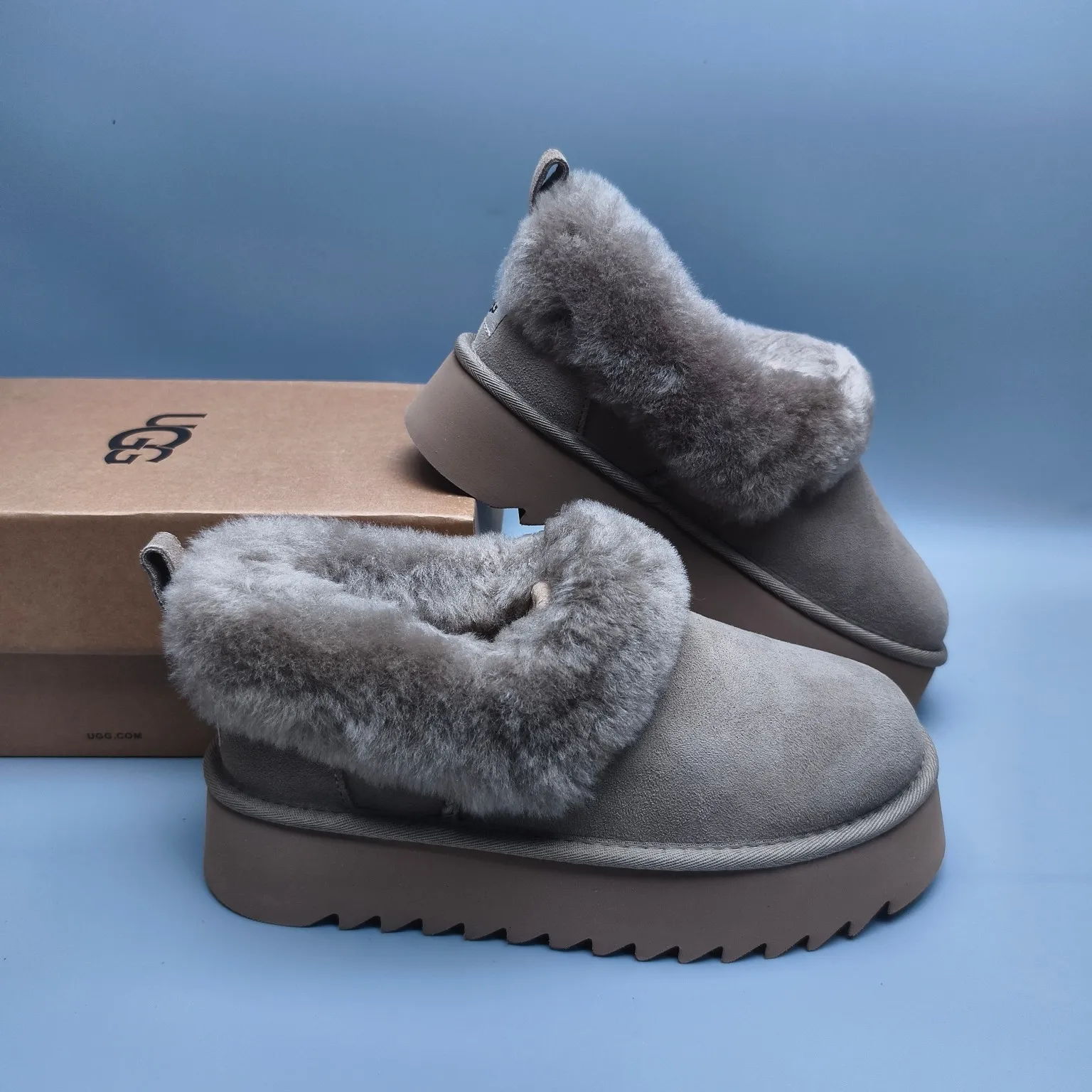 💰480 UGG sheepskin all-in-one snow boots 6733 Thick-soled non-slip slip-on casual style Color: Maroon Antelope Brown Black Size: 35-40